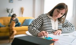 Ucraina taxează platformele online, iar în Moldova milionarii plâng după clienți fugiți la Temu și AliExpress