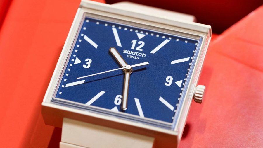 Industria de lux lovește înapoi: Swatch ironizează taxele de 39% cu un ceas „provocator”