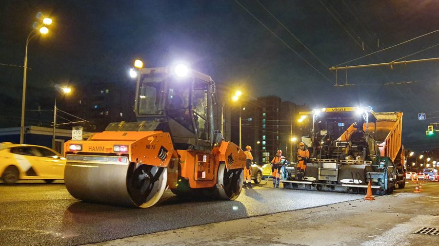 Rusia lasă drumurile cu gropi pentru a turna miliarde în război