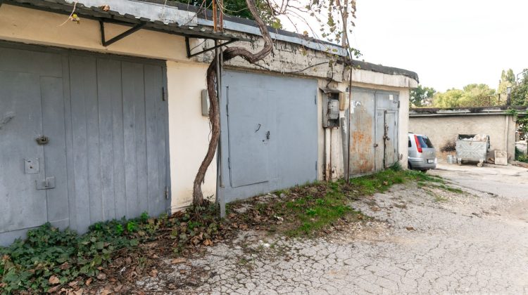 Impozite mai mari pentru garaje: noile evaluări aduc creșteri de până la 7,2 ori