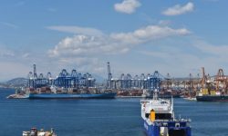 Un port din Grecia controlat de China, epicentrul unei fraude de 800 milioane de euro