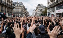 Haos în Europa: bugete goale, străzi în flăcări și lideri paralizați