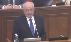 Băncile înoată în bani, dar nu dau nimănui! Munteanu le acuză că sufocă economia