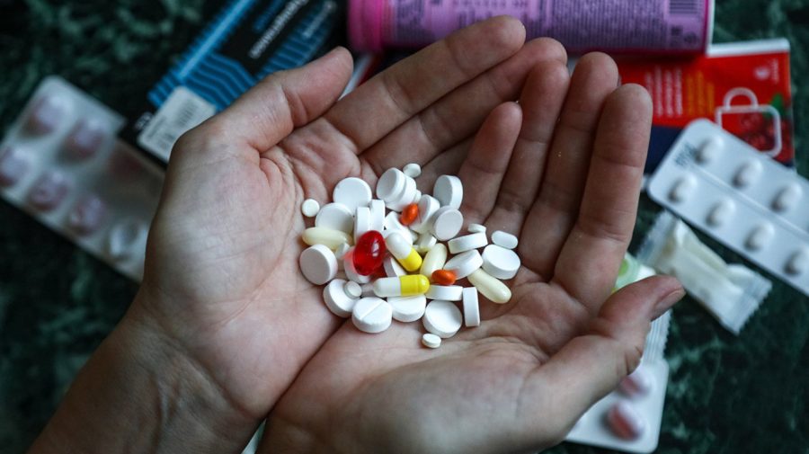 „O pastilă pe zi” – noul plan de supraviețuire în Rusia: Duma vrea să vândă medicamente la bucată