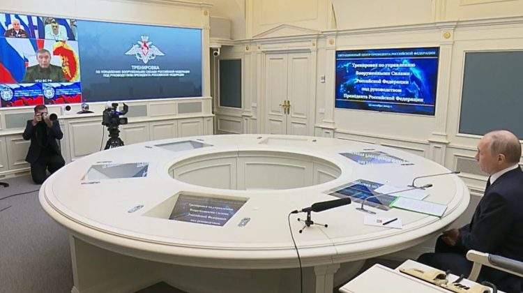 Putin și-a umflat mușchii „nucleari”, după ce întâlnirea cu Trump pe pacea din Ucraina a rămas în aer 