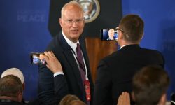 Panică la Kremlin: Putin l-a trimis la Washington pe „negociatorul de serviciu” să repare relația cu Trump