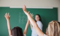 Profesorii ar putea avea salarii mai mari în 2026. Perciun: Se discută și extinderea programului ”Prima Casă”