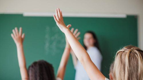 Profesorii ar putea avea salarii mai mari în 2026. Perciun: Se discută și extinderea programului ”Prima Casă”