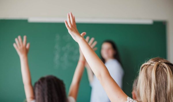 Profesorii ar putea avea salarii mai mari în 2026. Perciun: Se discută și extinderea programului ”Prima Casă”